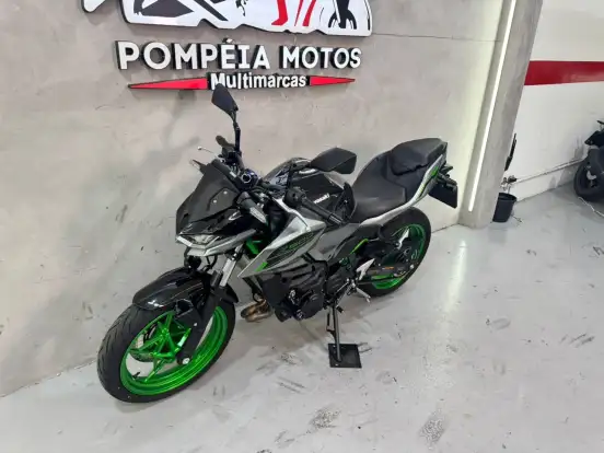 KAWASAKI-Z500 SE-2025