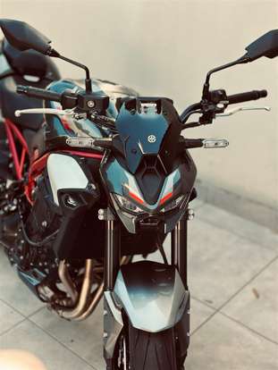 KAWASAKI-Z900-2025