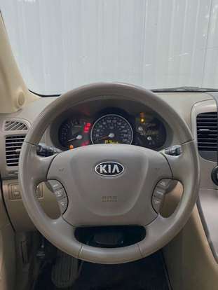 KIA-CARNIVAL-2014