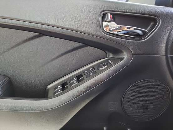KIA-CERATO-1.6 SX 16V FLEX 4P AUTOMÁTICO KIA-CERATO-2013