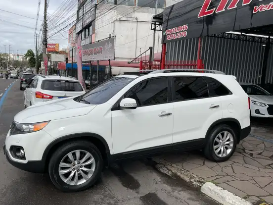 KIA-SORENTO-2011