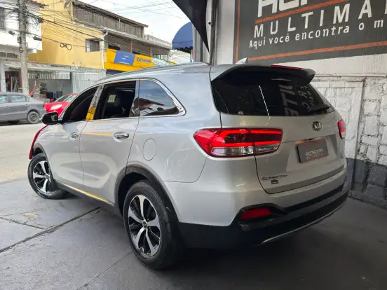 KIA-SORENTO-3.3 V6 GASOLINA EX 7L AUTOMATICO KIA-SORENTO-2015