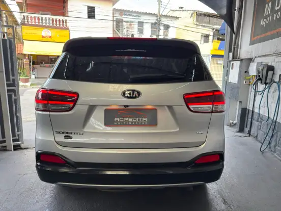 KIA-SORENTO-3.3 V6 GASOLINA EX 7L AUTOMATICO KIA-SORENTO-2015
