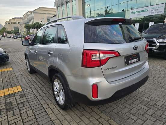 KIA-SORENTO-3.5 V6 GASOLINA EX 7L 4WD AUTOMÁTICO KIA-SORENTO-2014
