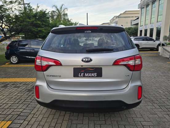 KIA-SORENTO-3.5 V6 GASOLINA EX 7L 4WD AUTOMÁTICO KIA-SORENTO-2014
