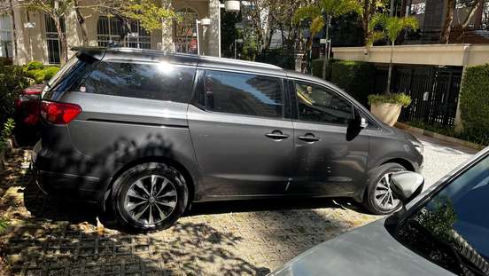 KIA-CARNIVAL-2018
