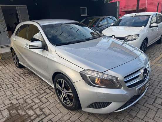 MERCEDES-BENZ-A 200-1.6 TURBO STYLE 16V GASOLINA 4P AUTOMÁTICO MERCEDES-BENZ-A 200-2013