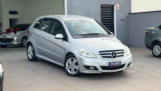 MERCEDES-BENZ B 180 1.7 8V GASOLINA 4P AUTOMÁTICO