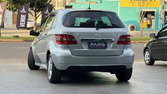 MERCEDES-BENZ-B 180-1.7 8V GASOLINA 4P AUTOMÁTICO MERCEDES-BENZ-B 180-2011