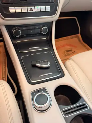 MERCEDES-BENZ-CLA 200-2017