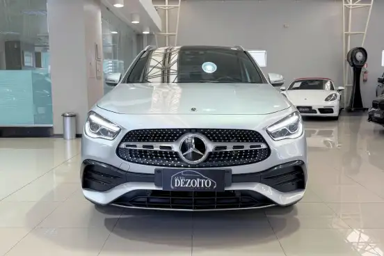 MERCEDES-BENZ-GLA 200-2023
