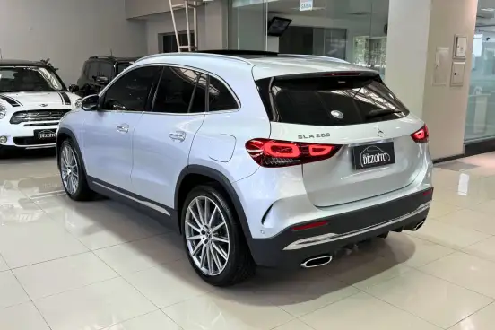 MERCEDES-BENZ-GLA 200-2023