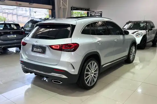MERCEDES-BENZ-GLA 200-2023