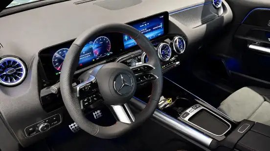 MERCEDES-BENZ-GLA 200-2026
