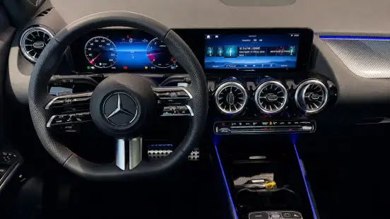 MERCEDES-BENZ-GLA 200-2026