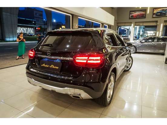 MERCEDES-BENZ-GLA 200-2019