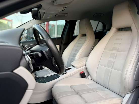 MERCEDES-BENZ-GLA 200-2018