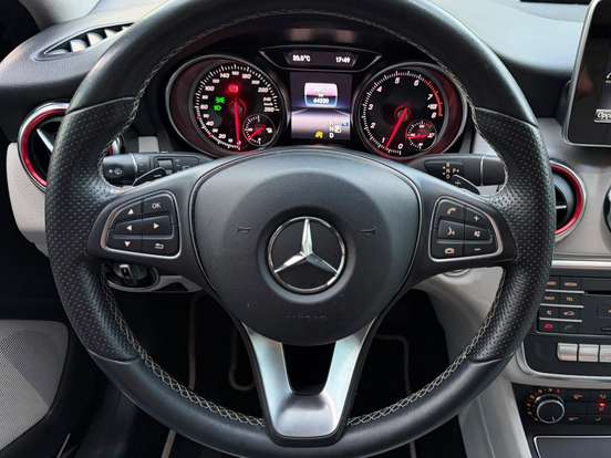 MERCEDES-BENZ-GLA 200-1.6 CGI FLEX STYLE 7G-DCT MERCEDES-BENZ-GLA 200-2018