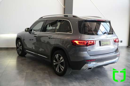 MERCEDES-BENZ-GLB 200-2021