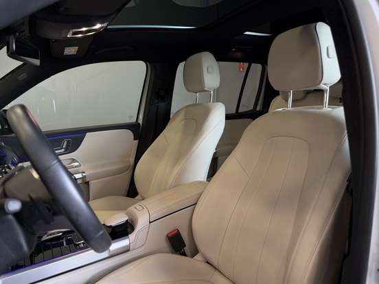 MERCEDES-BENZ-GLB 200-2020