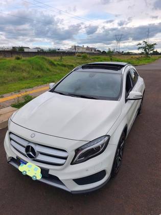 MERCEDES-BENZ GLA 250 2.0 16V TURBO GASOLINA SPORT 4P AUTOMÁTICO