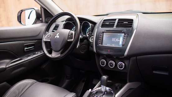 MITSUBISHI-ASX-2014