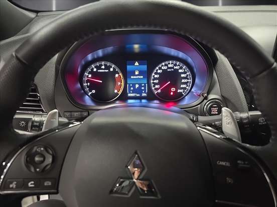 MITSUBISHI-ECLIPSE CROSS-1.5 MIVEC TURBO GASOLINA HPE BLACK CVT MITSUBISHI-ECLIPSE CROSS-2025