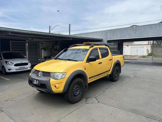 MITSUBISHI-L200 SAVANA-3.2 4X4 16V TURBO INTERCOOLER DIESEL 4P MANUAL MITSUBISHI-L200 SAVANA-2015