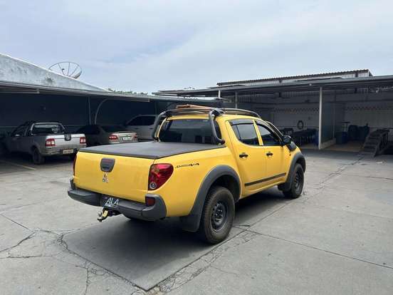 MITSUBISHI-L200 SAVANA-3.2 4X4 16V TURBO INTERCOOLER DIESEL 4P MANUAL MITSUBISHI-L200 SAVANA-2015
