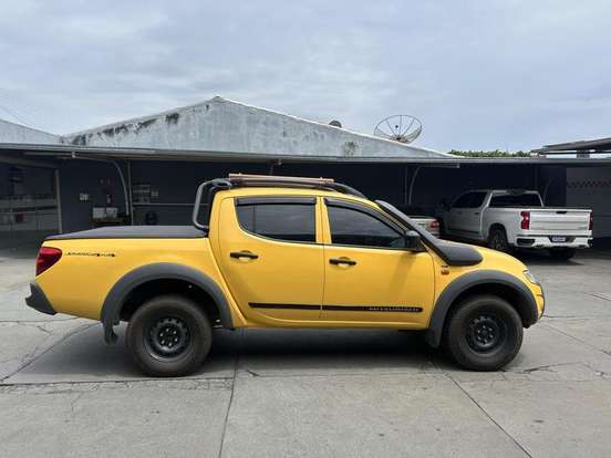 MITSUBISHI-L200 SAVANA-3.2 4X4 16V TURBO INTERCOOLER DIESEL 4P MANUAL MITSUBISHI-L200 SAVANA-2015
