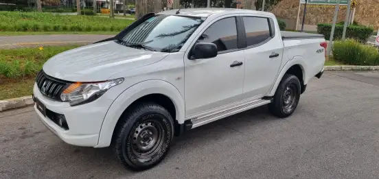 MITSUBISHI-L200 TRITON-2023