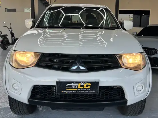 MITSUBISHI-L200 TRITON-2.4 HLS 4X2 CD 16V FLEX 4P MANUAL MITSUBISHI-L200 TRITON-2013