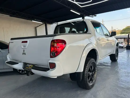 MITSUBISHI-L200 TRITON-2013