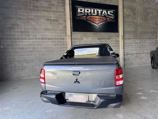 MITSUBISHI-L200 TRITON-2.4 16V TURBO DIESEL OUTDOOR GLS CD 4X4 AUTOMÁTICO MITSUBISHI-L200 TRITON-2021