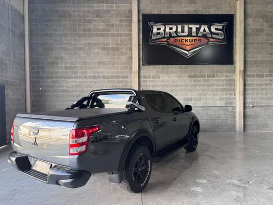 MITSUBISHI-L200 TRITON-2.4 16V TURBO DIESEL OUTDOOR GLS CD 4X4 AUTOMÁTICO MITSUBISHI-L200 TRITON-2021