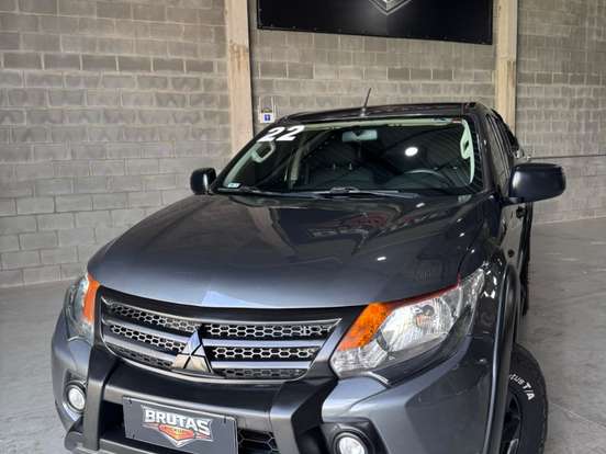 MITSUBISHI-L200 TRITON-2.4 16V TURBO DIESEL OUTDOOR GLS CD 4X4 AUTOMÁTICO MITSUBISHI-L200 TRITON-2021
