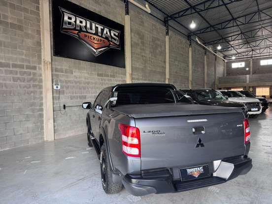 MITSUBISHI-L200 TRITON-2.4 16V TURBO DIESEL OUTDOOR GLS CD 4X4 AUTOMÁTICO MITSUBISHI-L200 TRITON-2021