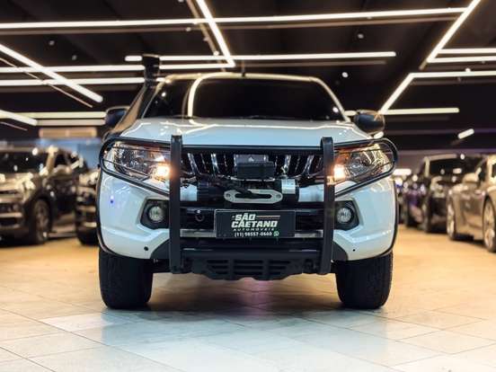 MITSUBISHI-L200 TRITON-2.4 16V TURBO DIESEL OUTDOOR GLS CD 4X4 AUTOMÁTICO MITSUBISHI-L200 TRITON-2022
