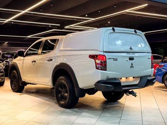 MITSUBISHI-L200 TRITON-2.4 16V TURBO DIESEL OUTDOOR GLS CD 4X4 AUTOMÁTICO MITSUBISHI-L200 TRITON-2022
