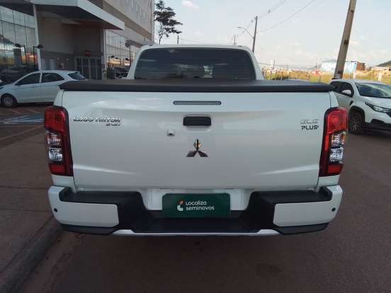 MITSUBISHI-L200 TRITON-2.4 16V TURBO DIESEL SPORT GLS CD 4P 4X4 AUTOMÁTICO MITSUBISHI-L200 TRITON-2024
