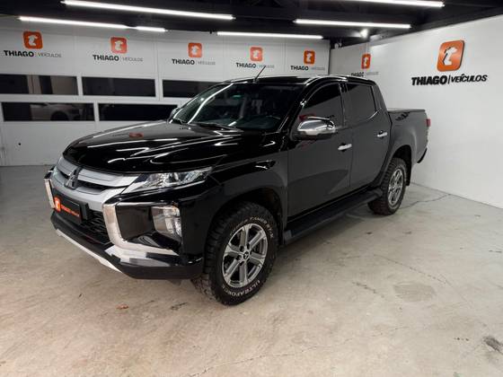 MITSUBISHI L200 TRITON 2.4 16V TURBO DIESEL SPORT HPE CD 4P 4X4 AUTOMÁTICO