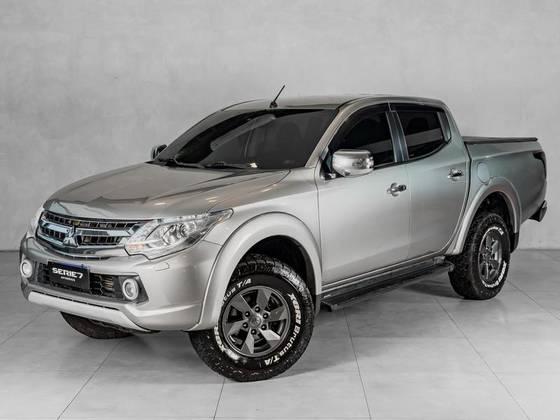 MITSUBISHI L200 TRITON 2.4 16V TURBO DIESEL SPORT HPE TOP CD 4P 4X4 AUTOMÁTICO
