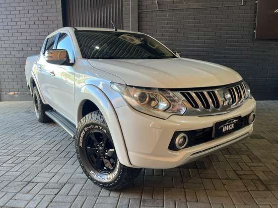 MITSUBISHI-L200 TRITON-2.4 16V TURBO DIESEL SPORT HPE TOP CD 4P 4X4 AUTOMÁTICO MITSUBISHI-L200 TRITON-2016