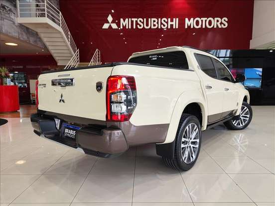 MITSUBISHI-L200 TRITON-2.4 16V TURBO DIESEL SPORT HPE-S TERRA CD 4P 4X4 AUTOMÁTICO MITSUBISHI-L200 TRITON-2024