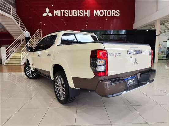 MITSUBISHI-L200 TRITON-2.4 16V TURBO DIESEL SPORT HPE-S TERRA CD 4P 4X4 AUTOMÁTICO MITSUBISHI-L200 TRITON-2024