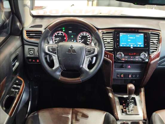 MITSUBISHI-L200 TRITON-2024