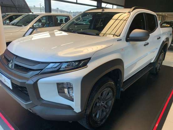 MITSUBISHI-L200 TRITON-2.4 16V TURBO DIESEL SPORT OUTDOOR PLUS CD 4P 4X4 AUTOMÁTICO MITSUBISHI-L200 TRITON-2024