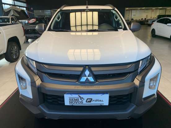 MITSUBISHI-L200 TRITON-2.4 16V TURBO DIESEL SPORT OUTDOOR PLUS CD 4P 4X4 AUTOMÁTICO MITSUBISHI-L200 TRITON-2024