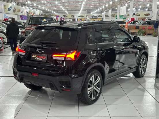 MITSUBISHI-OUTLANDER-2020