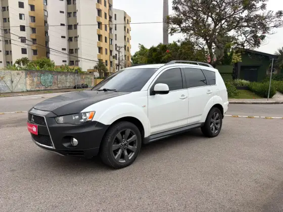 MITSUBISHI OUTLANDER 3.0 GT 4X4 V6 24V GASOLINA 4P AUTOMÁTICO